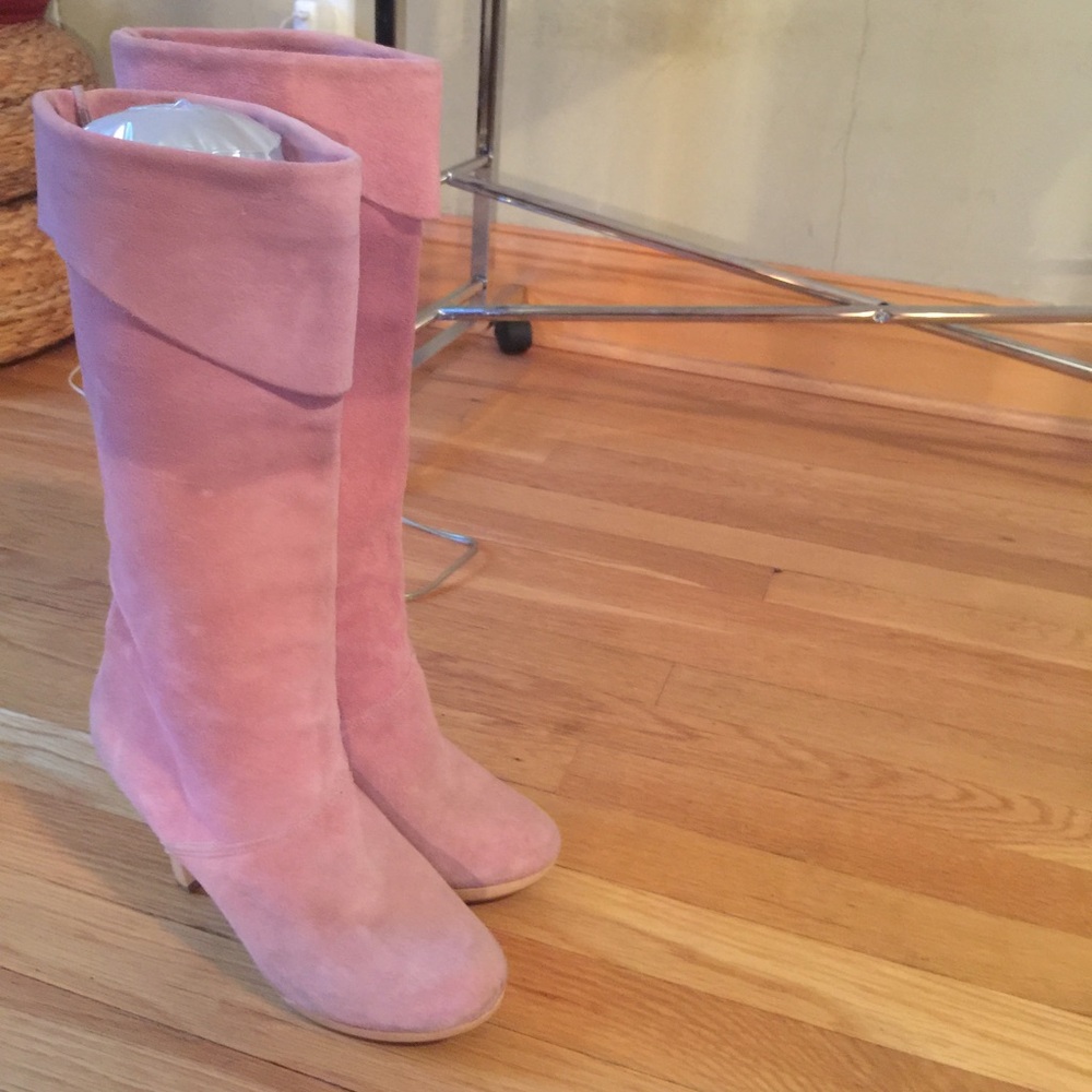 Vintage pink suede boots - size 7 - wooden heel